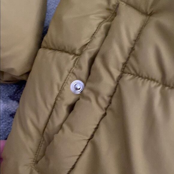 LOFT Olive Puffer Jacket - Picture 3 of 6